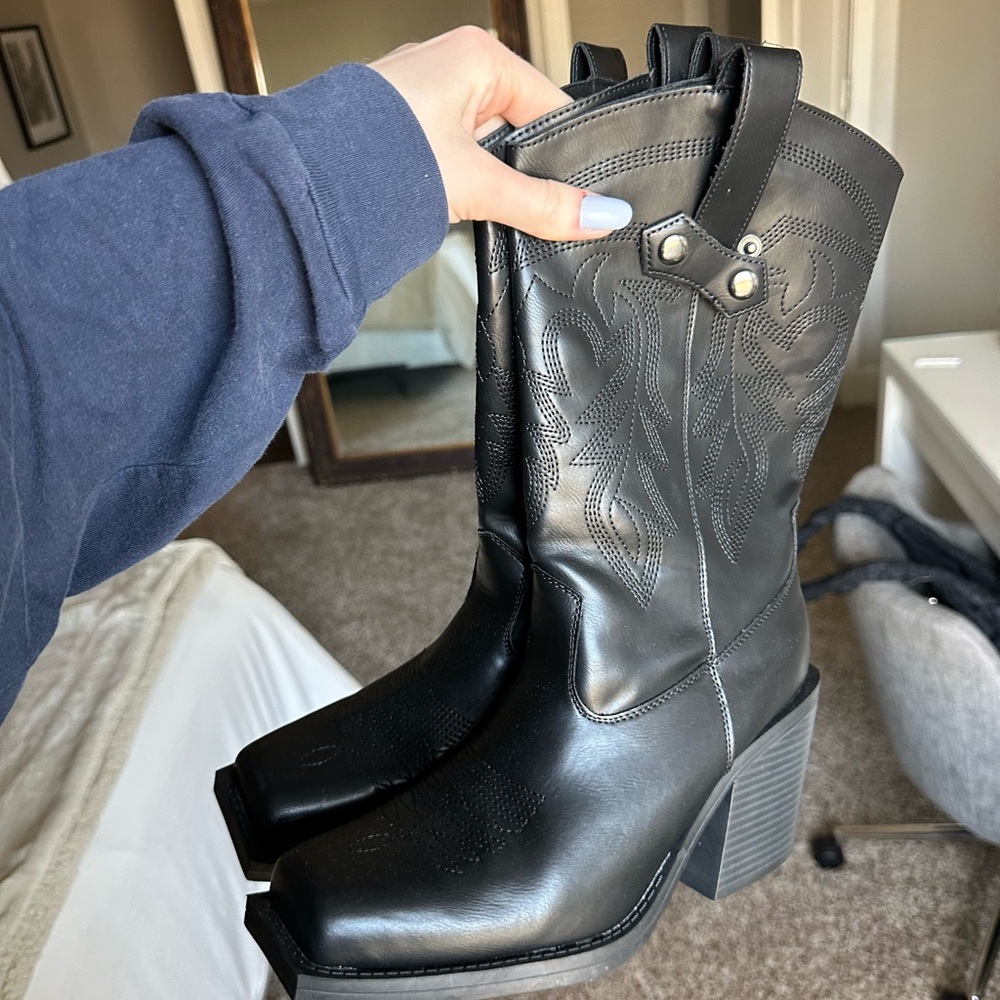 Black Cowboy Boots